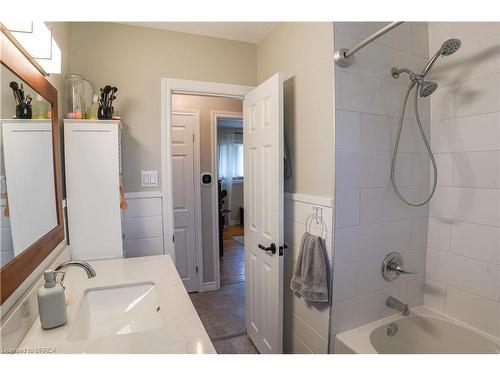 71 Norman Street, Brantford, ON - Indoor Photo Showing Bathroom