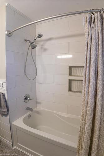 71 Norman Street, Brantford, ON - Indoor Photo Showing Bathroom