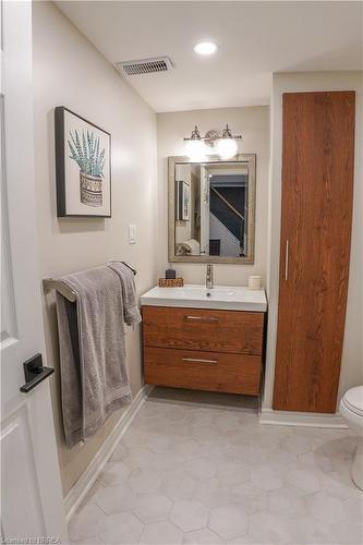 71 Norman Street, Brantford, ON - Indoor Photo Showing Bathroom