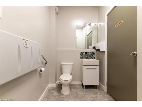 608 Upper James Street, Hamilton, ON - Indoor Photo Showing Bathroom