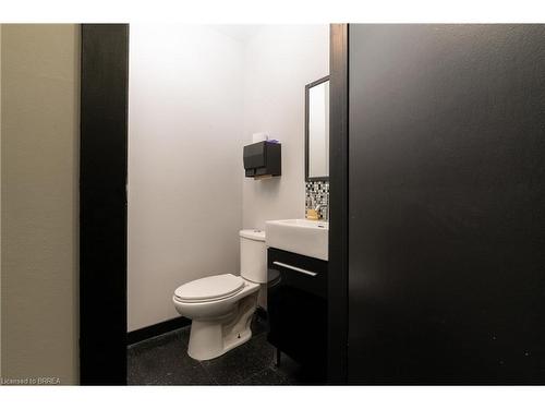 608 Upper James Street, Hamilton, ON - Indoor Photo Showing Bathroom