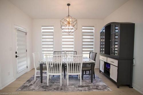 14 Bowen Place, Oakland, ON - Indoor Photo Showing Dining Room