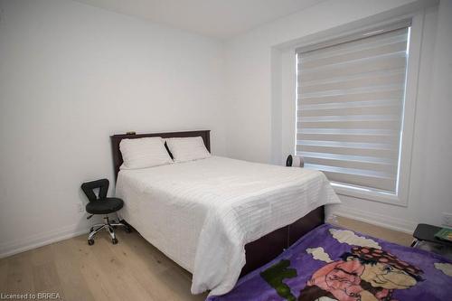 14 Bowen Place, Oakland, ON - Indoor Photo Showing Bedroom