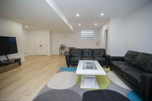 14 Bowen Place, Oakland, ON - Indoor Photo Showing Living Room