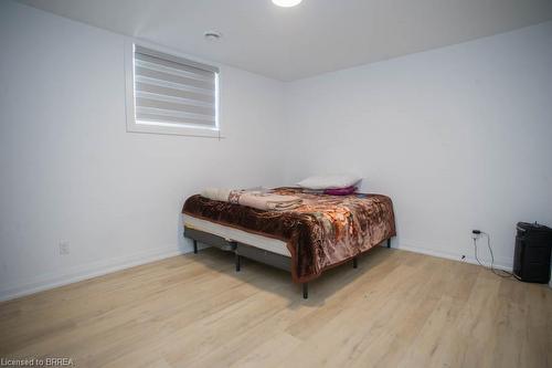 14 Bowen Place, Oakland, ON - Indoor Photo Showing Bedroom