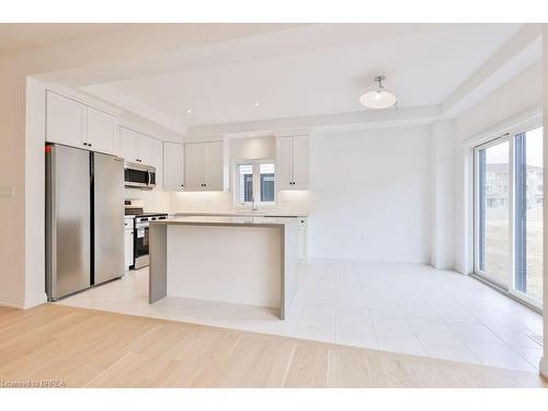 Upper-24 Broddy Avenue, Brantford, ON - Indoor Photo Showing Kitchen