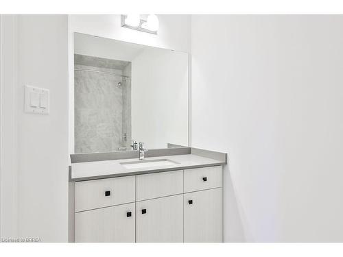 Upper-24 Broddy Avenue, Brantford, ON - Indoor Photo Showing Bathroom