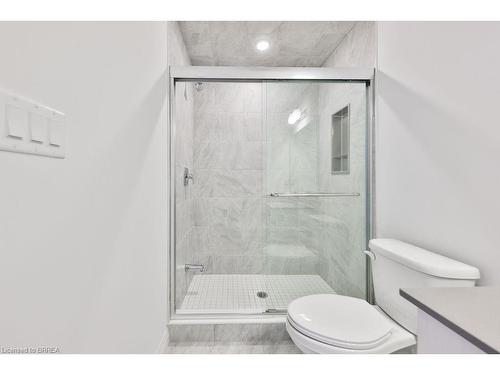 Upper-24 Broddy Avenue, Brantford, ON - Indoor Photo Showing Bathroom