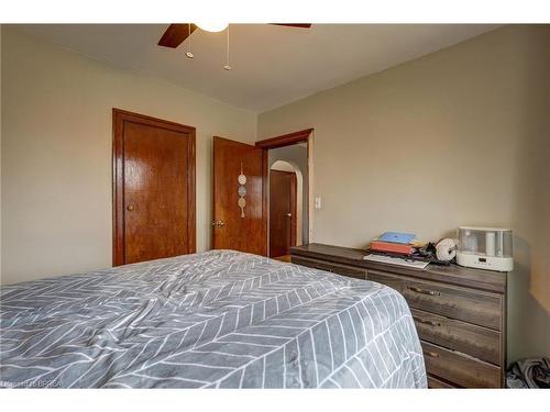 77 Fourth Avenue, Aylmer, ON - Indoor Photo Showing Bedroom