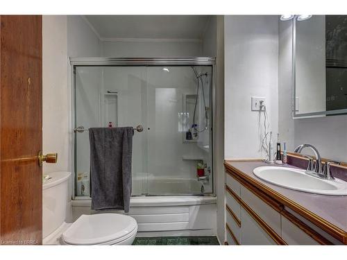 77 Fourth Avenue, Aylmer, ON - Indoor Photo Showing Bathroom