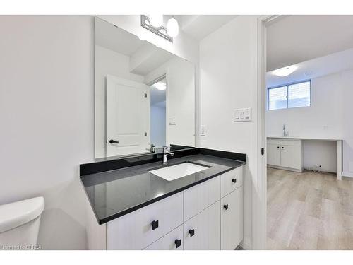 Lower-24 Broddy Avenue, Brantford, ON - Indoor Photo Showing Bathroom