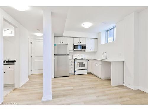 Lower-24 Broddy Avenue, Brantford, ON - Indoor Photo Showing Kitchen