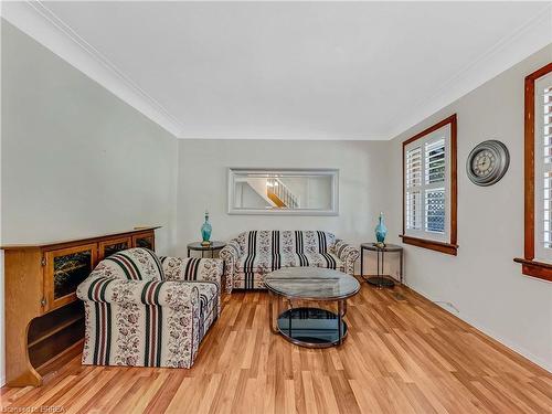 19 Church Street, Paris, ON - Indoor Photo Showing Living Room