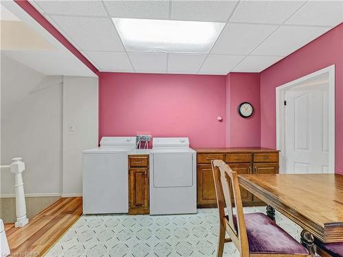 19 Church Street, Paris, ON - Indoor Photo Showing Laundry Room