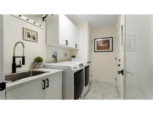 38-29 Schuyler Street, Paris, ON - Indoor Photo Showing Laundry Room