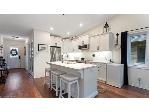 38-29 Schuyler Street, Paris, ON - Indoor Photo Showing Kitchen