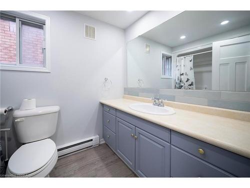 108 Colborne Street N, Simcoe, ON - Indoor Photo Showing Bathroom