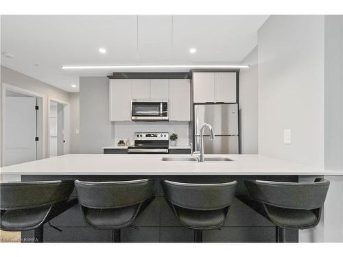 215-34 Norman Street, Brantford, ON - Indoor Photo Showing Kitchen With Double Sink With Upgraded Kitchen