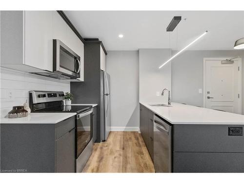 215-34 Norman Street, Brantford, ON - Indoor Photo Showing Kitchen With Stainless Steel Kitchen With Upgraded Kitchen