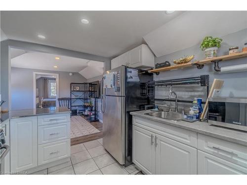 21 Wade Avenue, Brantford, ON - Indoor Photo Showing Kitchen