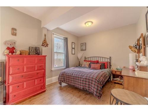 21 Wade Avenue, Brantford, ON - Indoor Photo Showing Bedroom