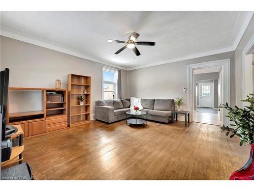 216 Brock Street, Brantford, ON - Indoor Photo Showing Living Room