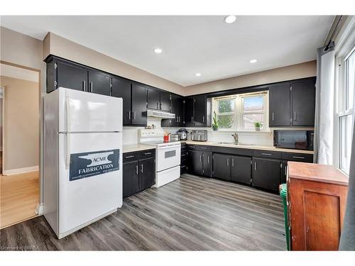 216 Brock Street, Brantford, ON - Indoor Photo Showing Kitchen With Double Sink