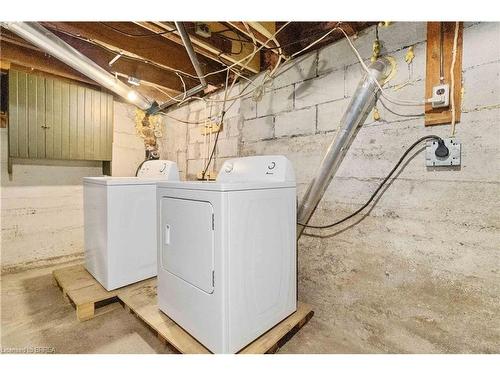 29/31 London Street, Tillsonburg, ON - Indoor Photo Showing Laundry Room