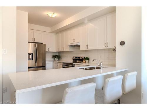 167-677 Park Road N, Brantford, ON - Indoor Photo Showing Kitchen With Double Sink