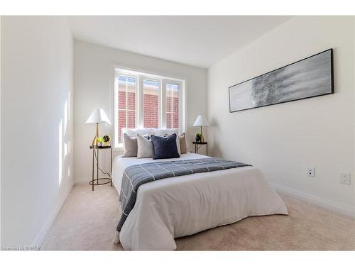 167-677 Park Road N, Brantford, ON - Indoor Photo Showing Bedroom