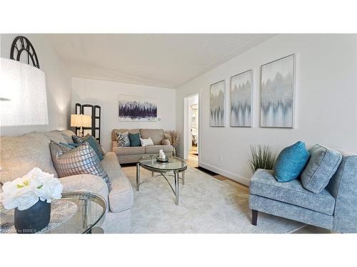 76 Gladstone Avenue, Brantford, ON - Indoor Photo Showing Living Room