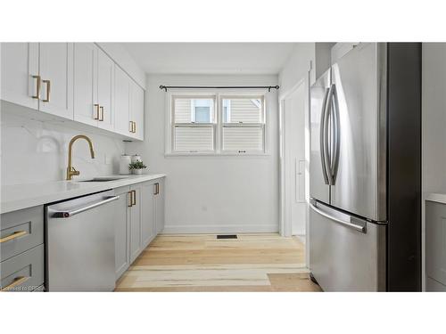 76 Gladstone Avenue, Brantford, ON - Indoor Photo Showing Kitchen