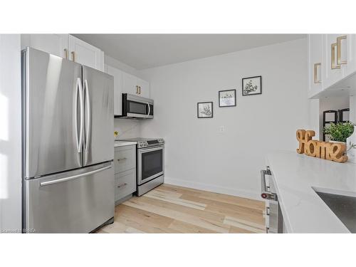 76 Gladstone Avenue, Brantford, ON - Indoor Photo Showing Kitchen With Stainless Steel Kitchen