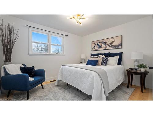 76 Gladstone Avenue, Brantford, ON - Indoor Photo Showing Bedroom