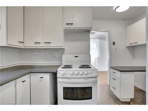 31 Hillier Crescent, Brantford, ON - Indoor Photo Showing Kitchen