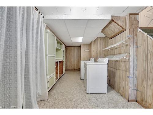 31 Hillier Crescent, Brantford, ON - Indoor Photo Showing Laundry Room