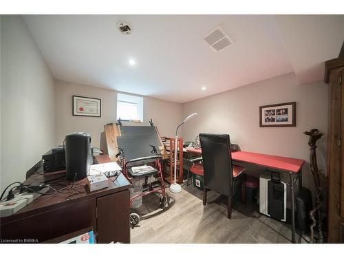 142 Cayuga Street, Brantford, ON - Indoor Photo Showing Other Room