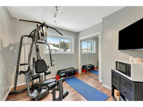 25 Barnabas Street, Lynden, ON - Indoor Photo Showing Gym Room