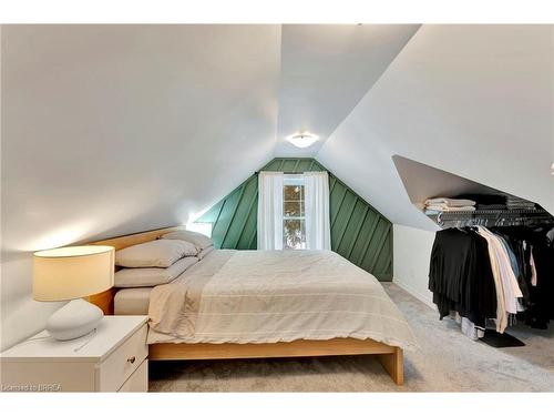 25 Barnabas Street, Lynden, ON - Indoor Photo Showing Bedroom