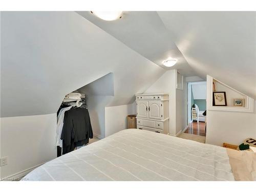 25 Barnabas Street, Lynden, ON - Indoor Photo Showing Bedroom