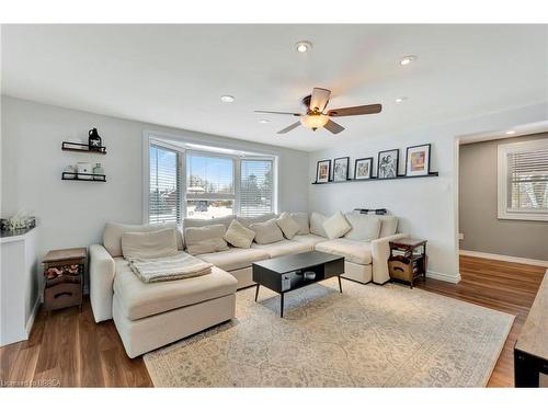 25 Barnabas Street, Lynden, ON - Indoor Photo Showing Living Room