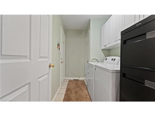 7-24 Griffiths Drive, Paris, ON - Indoor Photo Showing Laundry Room