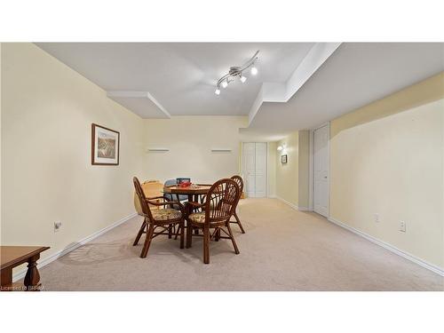 7-24 Griffiths Drive, Paris, ON - Indoor Photo Showing Dining Room