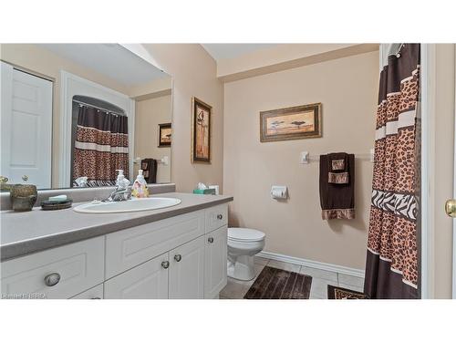 7-24 Griffiths Drive, Paris, ON - Indoor Photo Showing Bathroom