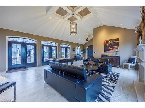 1521 2Nd Concession Road, Delhi, ON - Indoor Photo Showing Living Room