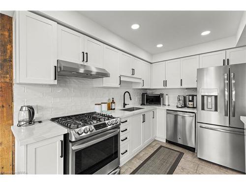 22 Fairhaven Drive, Hamilton, ON - Indoor Photo Showing Kitchen With Upgraded Kitchen