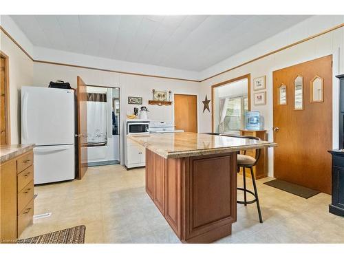 1996 Brantford Rd 4 Road, Vanessa, ON - Indoor Photo Showing Kitchen