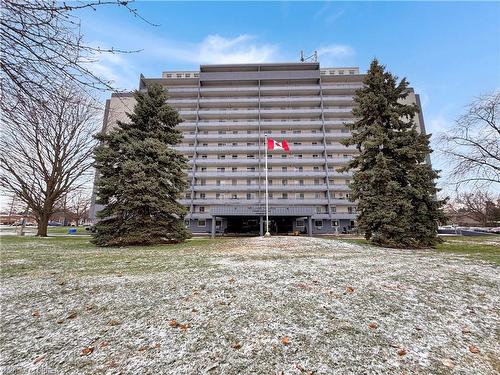 302-640 West Street, Brantford, ON - Outdoor