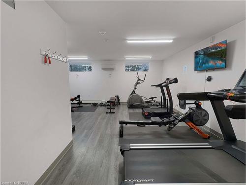 302-640 West Street, Brantford, ON - Indoor Photo Showing Gym Room