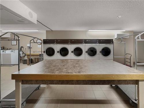 302-640 West Street, Brantford, ON - Indoor Photo Showing Laundry Room